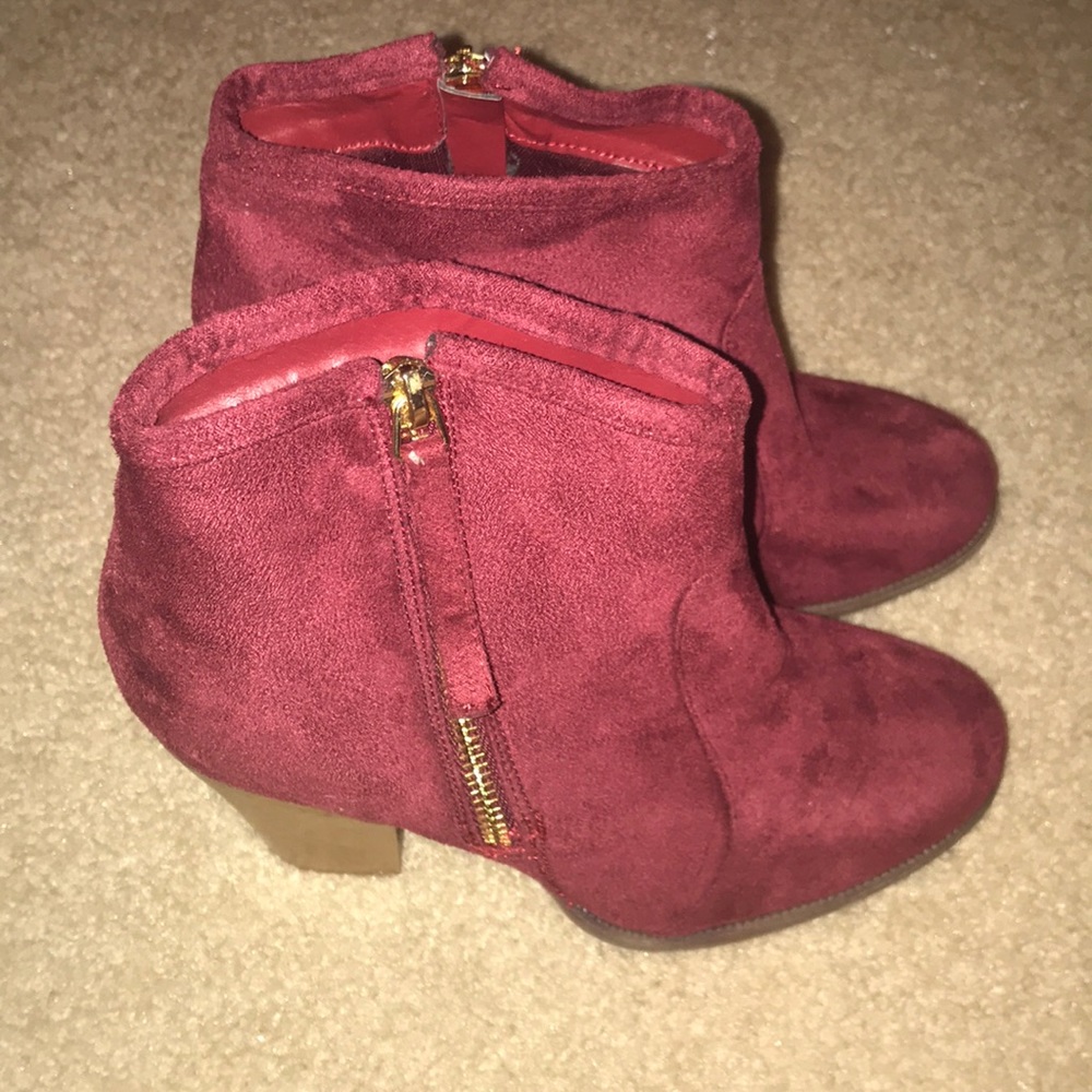 NEVER WORN red suede booties